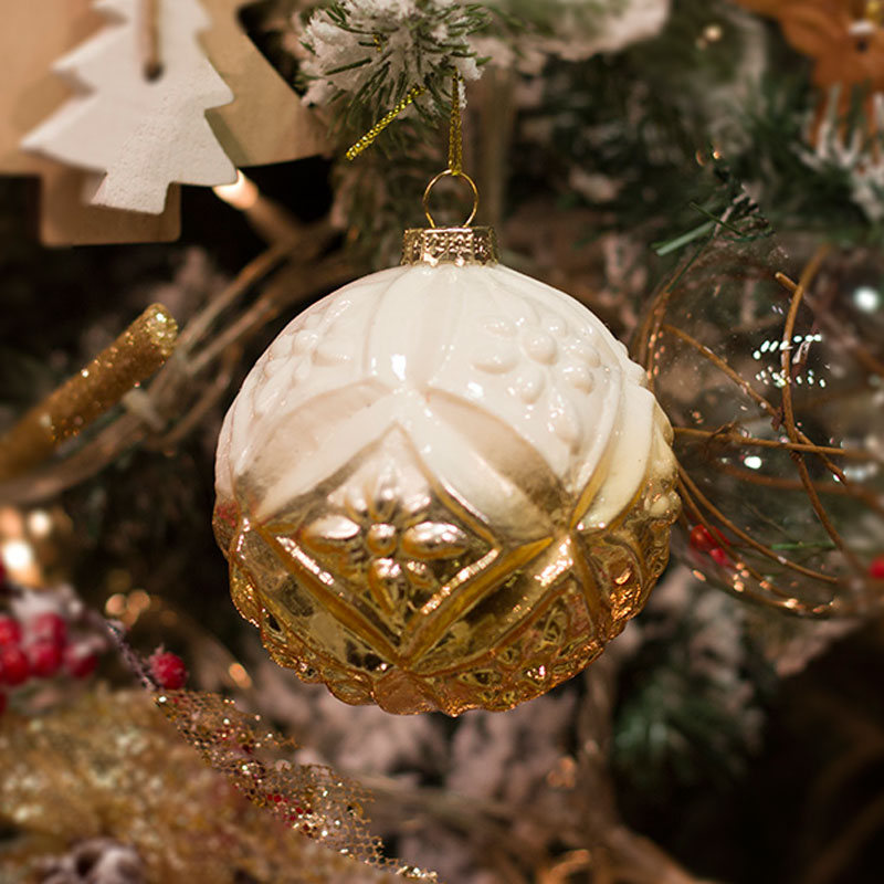 Χριστουγεννιάτικη Γυάλινη Μπάλα Λευκό/ Χρυσό, Ανάγλυφη 8cm, Σετ Των 2