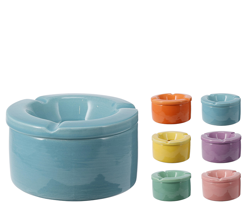Αντιανεμικό τασάκι σε 6 φωτεινά χρώματα, δ.12x6cm