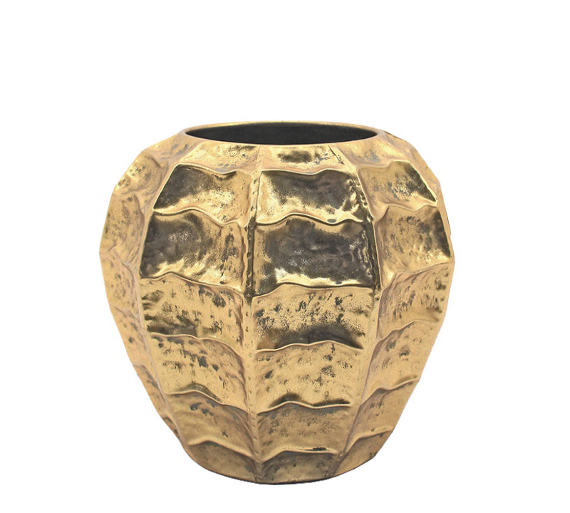 Gold metal vase with hammered texture 23cm